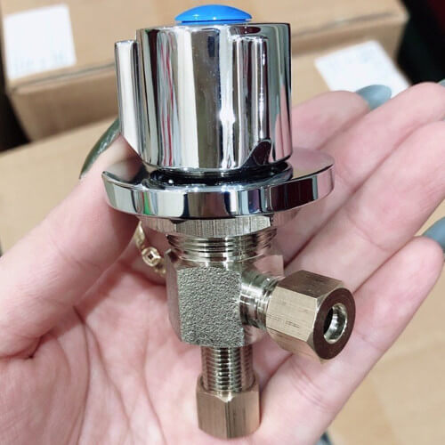 Khóa xoay lấy nước nóng lạnh Khóa xoay lấy nước nóng lạnh