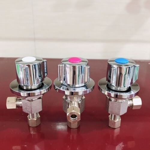 Khóa xoay lấy nước nóng lạnh Khóa xoay lấy nước nóng lạnh
