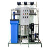 Hệ thống lọc nước RO 300 L/h áp dụng công nghệ thẩm thấu ngược tối tân nhất mang lại nguồn nước an toàn cho người dùng