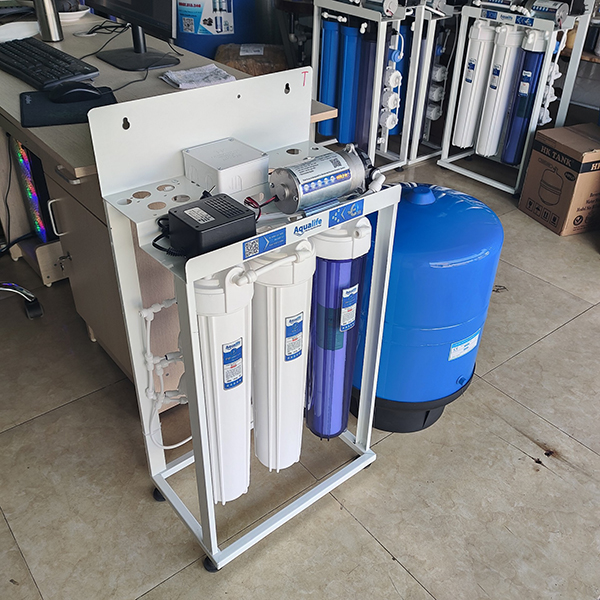 Máy lọc nước có công suất 30 lít 1 giờ
