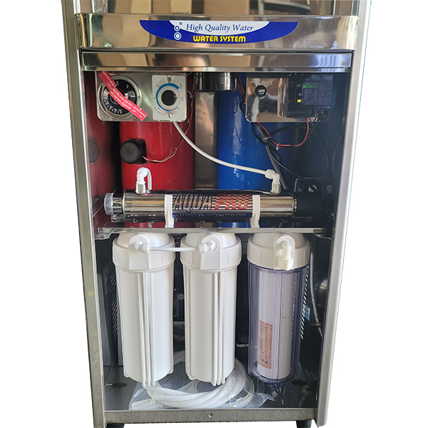 Hệ thống lọc 3 cấp kèm đèn UV diệt khuẩn