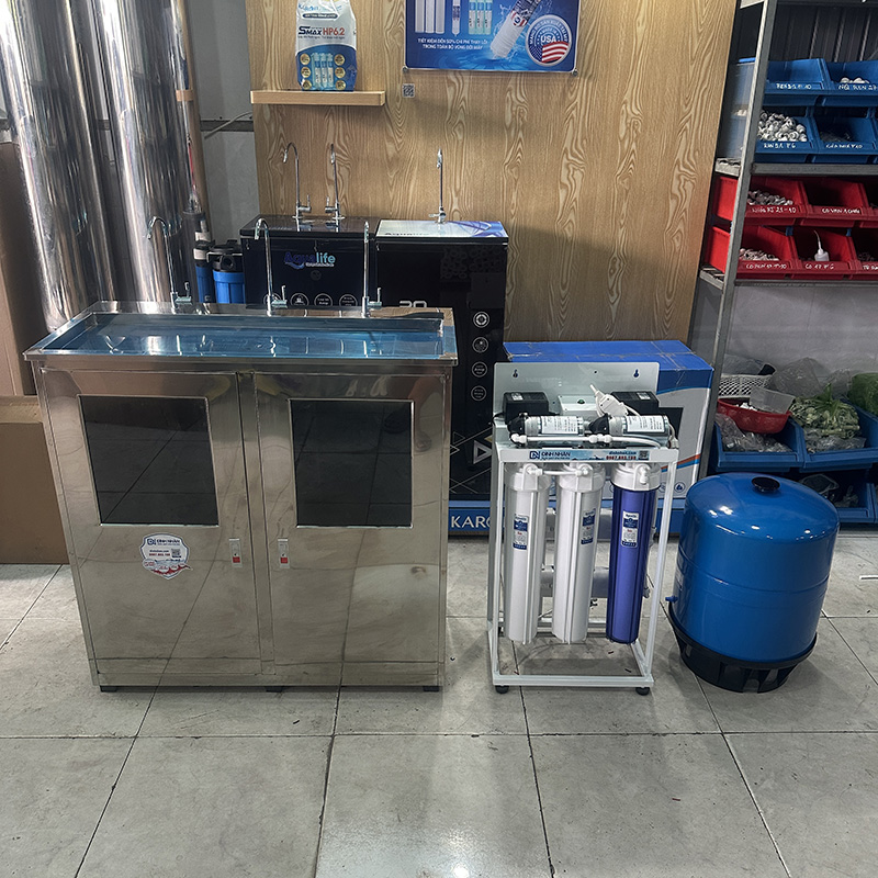 Máy lọc nước RO công suất lớn vỏ tủ inox